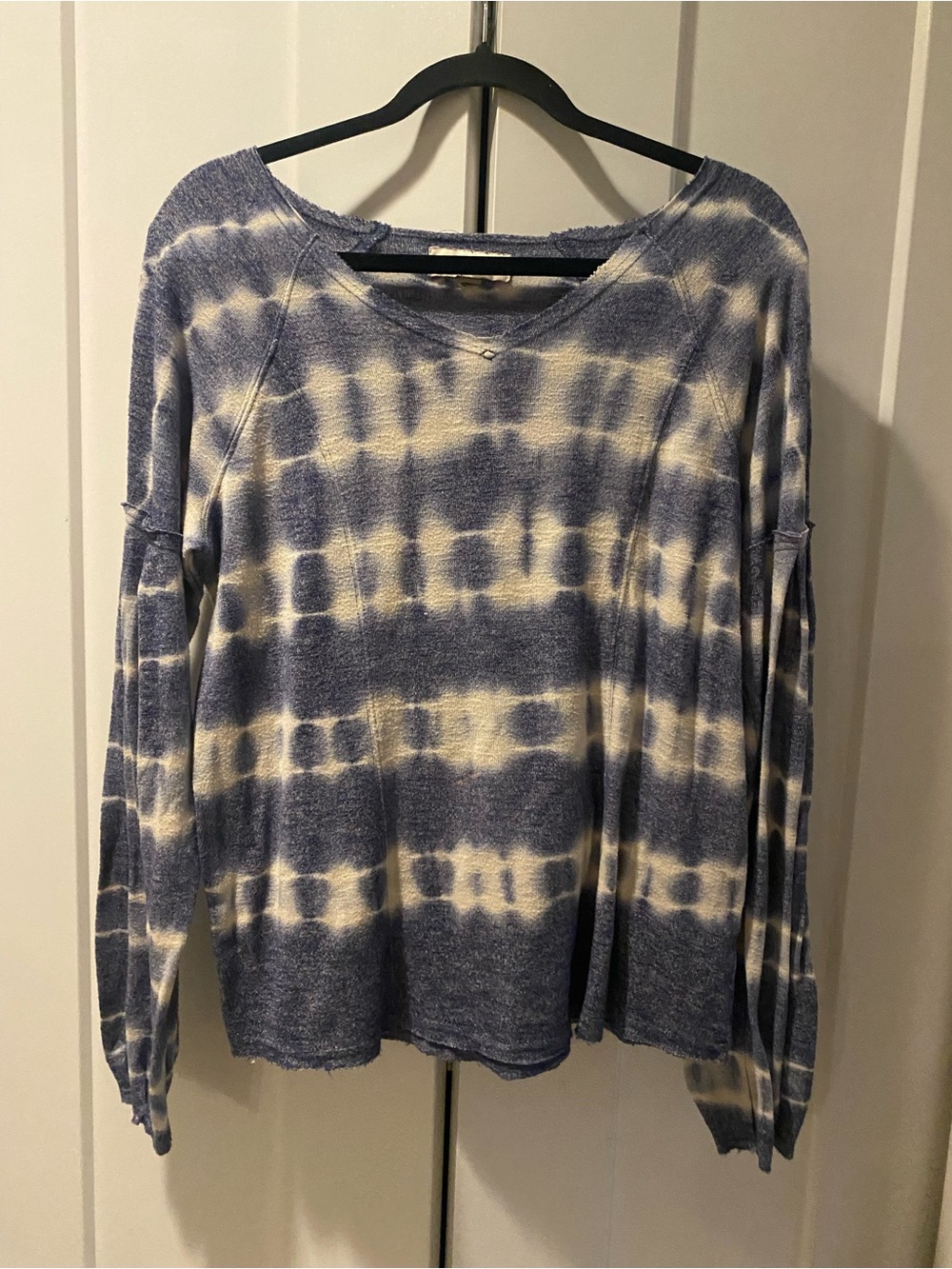 Knox Rose Blue and Cream Tie-Dye Pullover